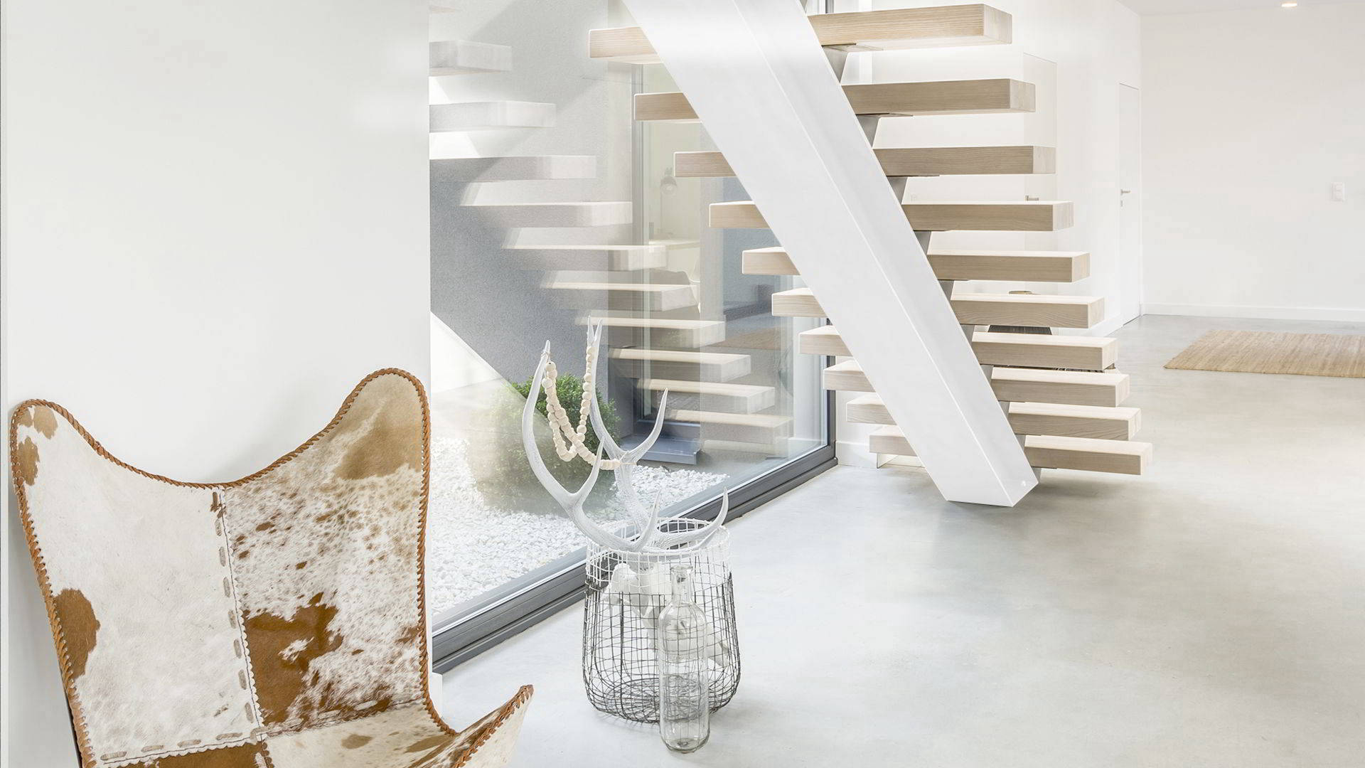 Cementare staircase with timber treads
